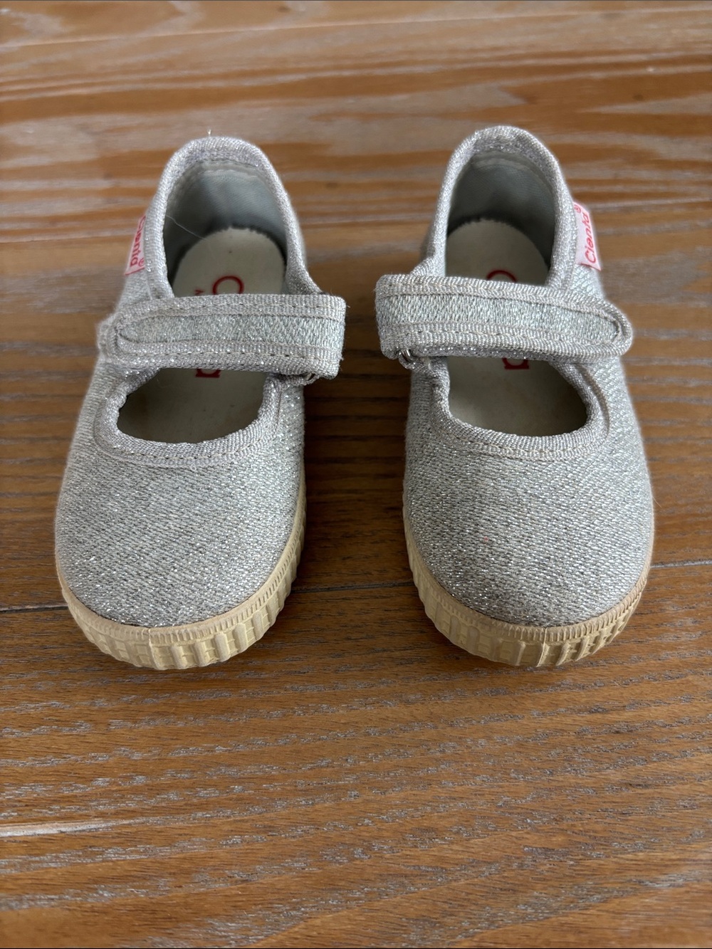 Cienta Girls Sparkle Mary Janes in Silver and Tan